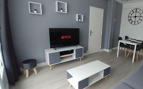 T3 Bord Centre Ville - 4Eme Etage - Fetes Interdites